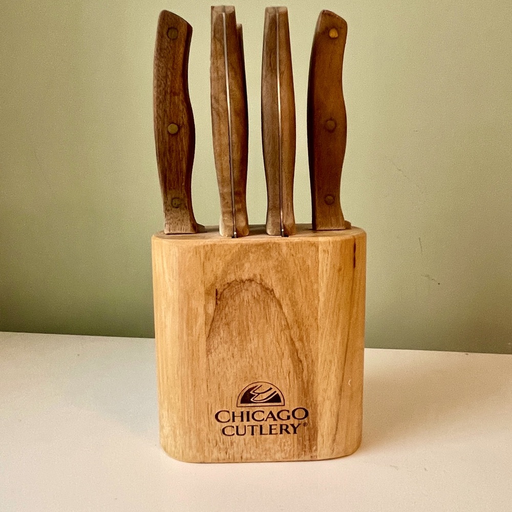 Chicago Cutlery 6 piece steak knife set with block